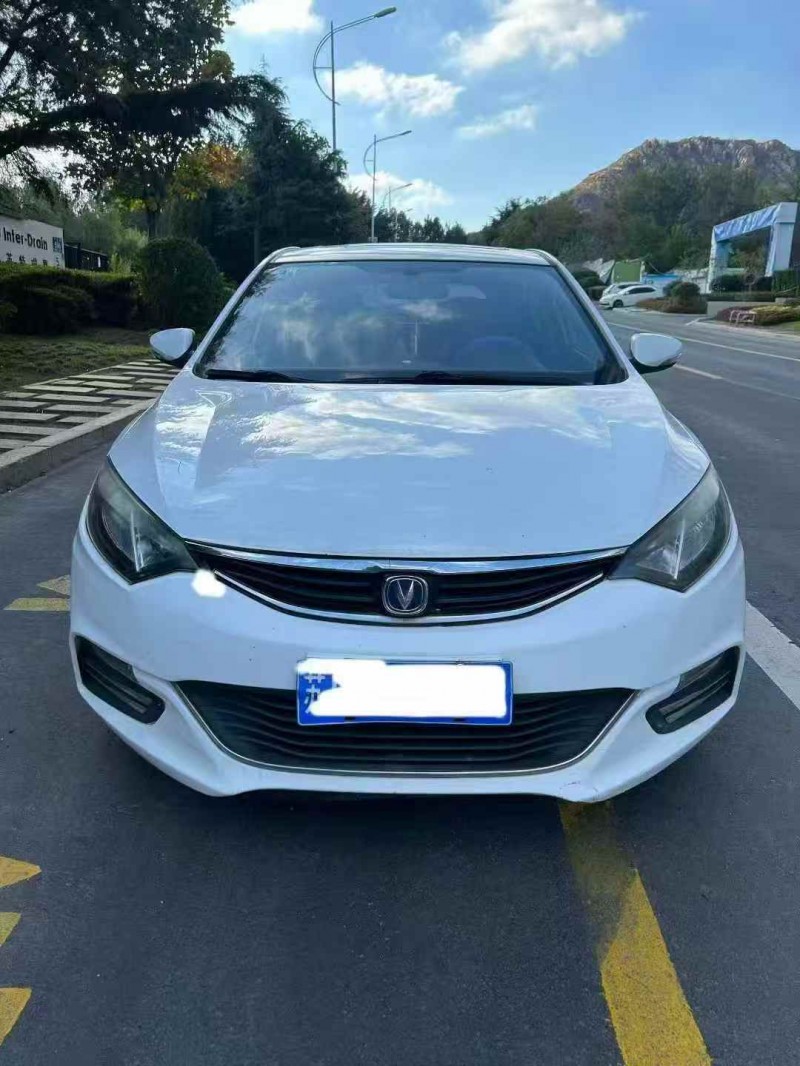 枣庄16年长安汽车逸动1