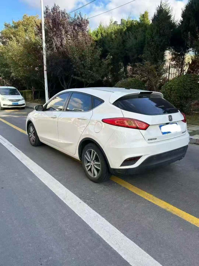 枣庄16年长安汽车逸动5