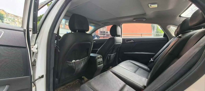 开封18年现代名图4