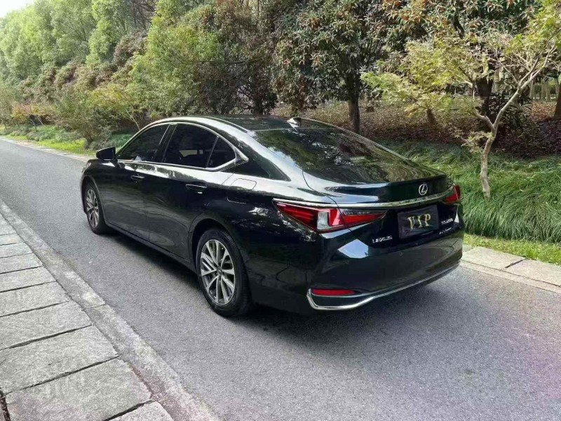 温州24年雷克萨斯ES8