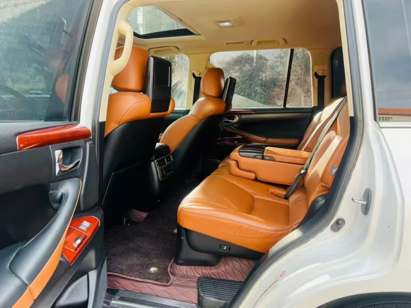 烟台15年雷克萨斯LX2