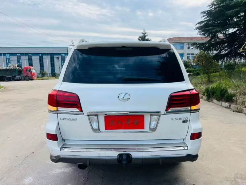 烟台15年雷克萨斯LX8