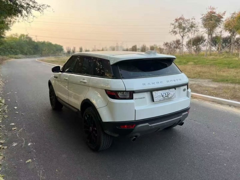 淄博17年路虎极光7