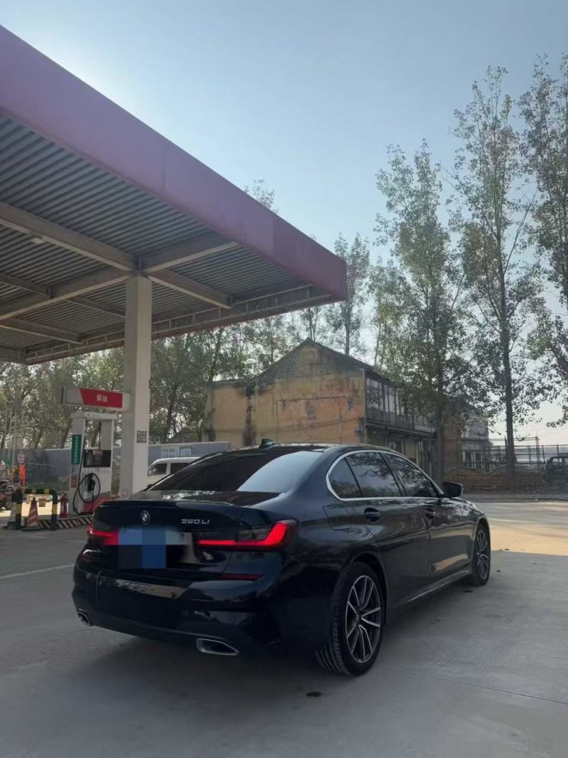 菏泽22年宝马3系8