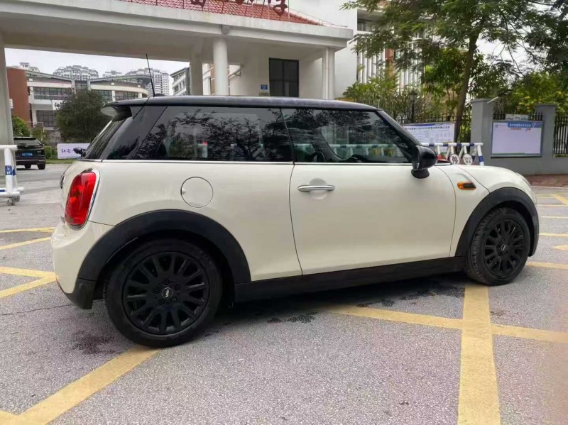 南宁18年宝马迷你6