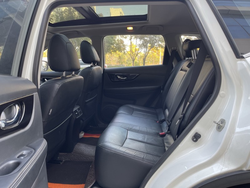 济宁19年日产奇骏6