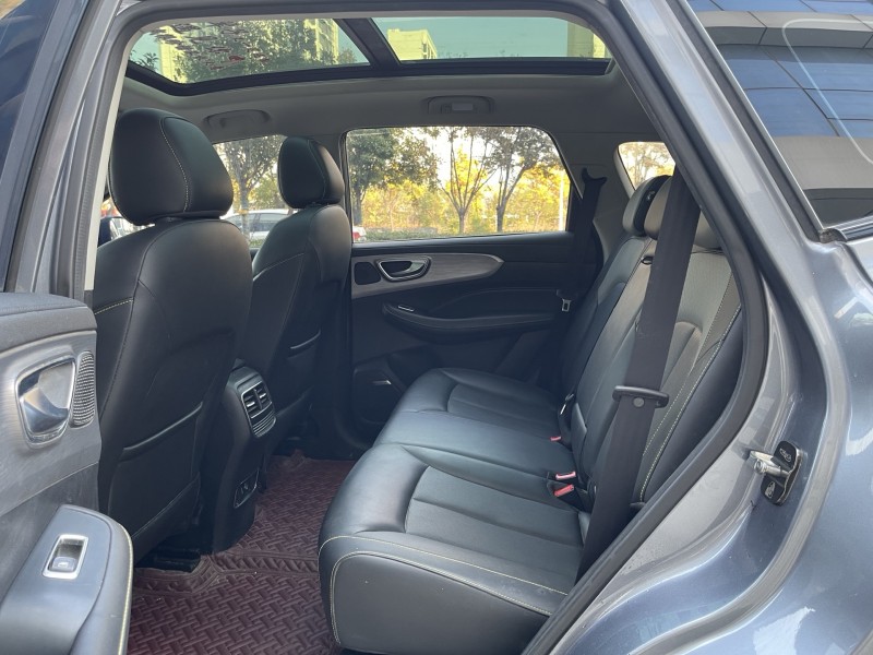 济宁20年荣威RX56