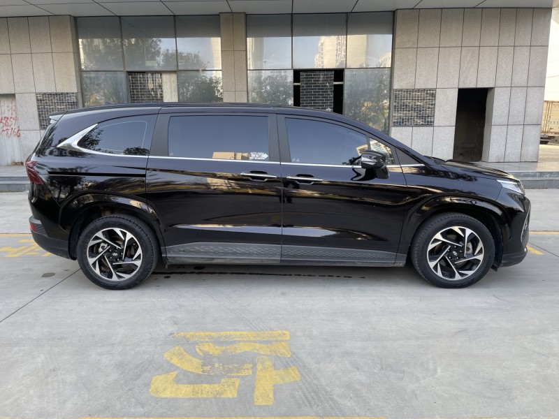 济宁23年现代库斯图7