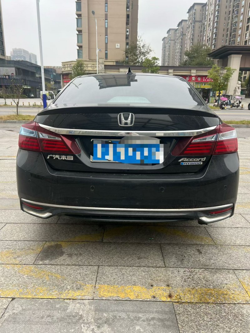 赣州17年本田雅阁2