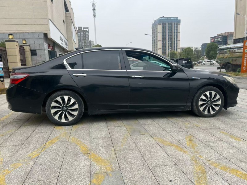 赣州17年本田雅阁5