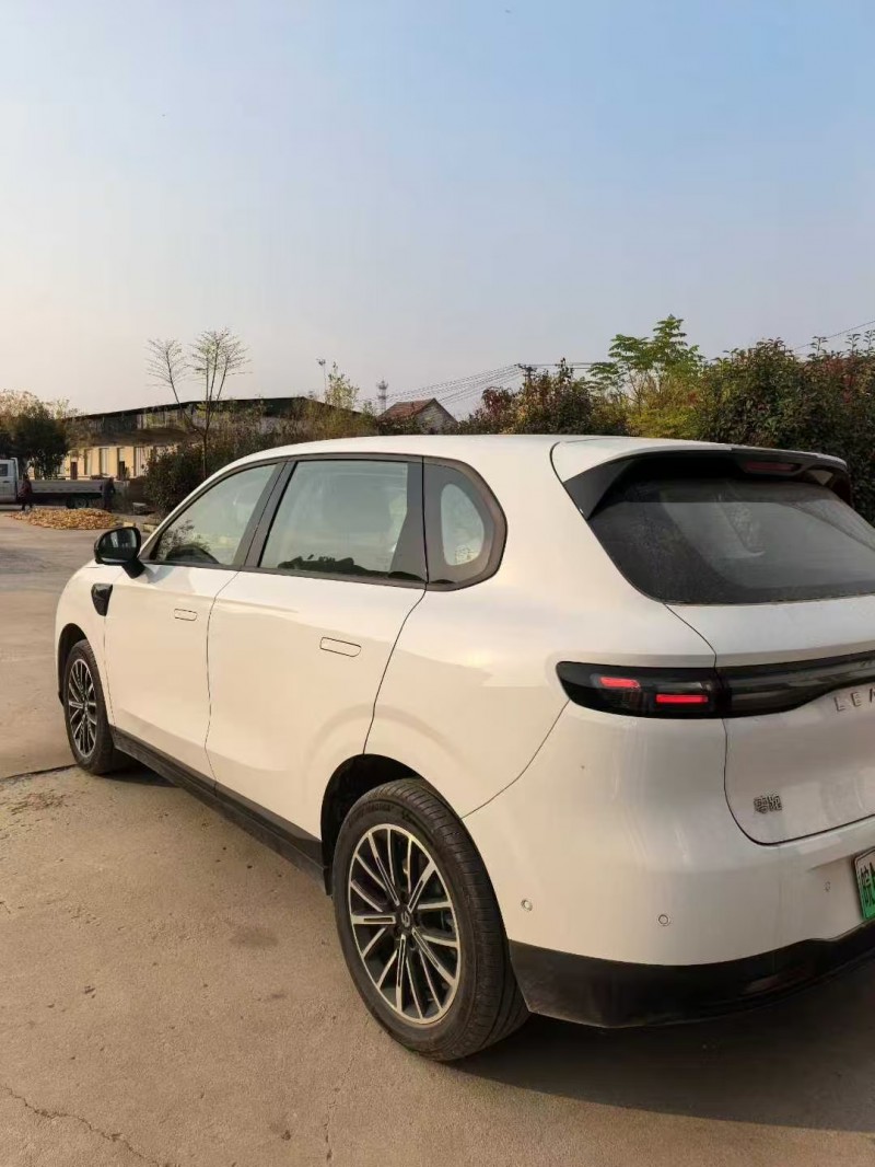 菏泽25年零跑汽车B107