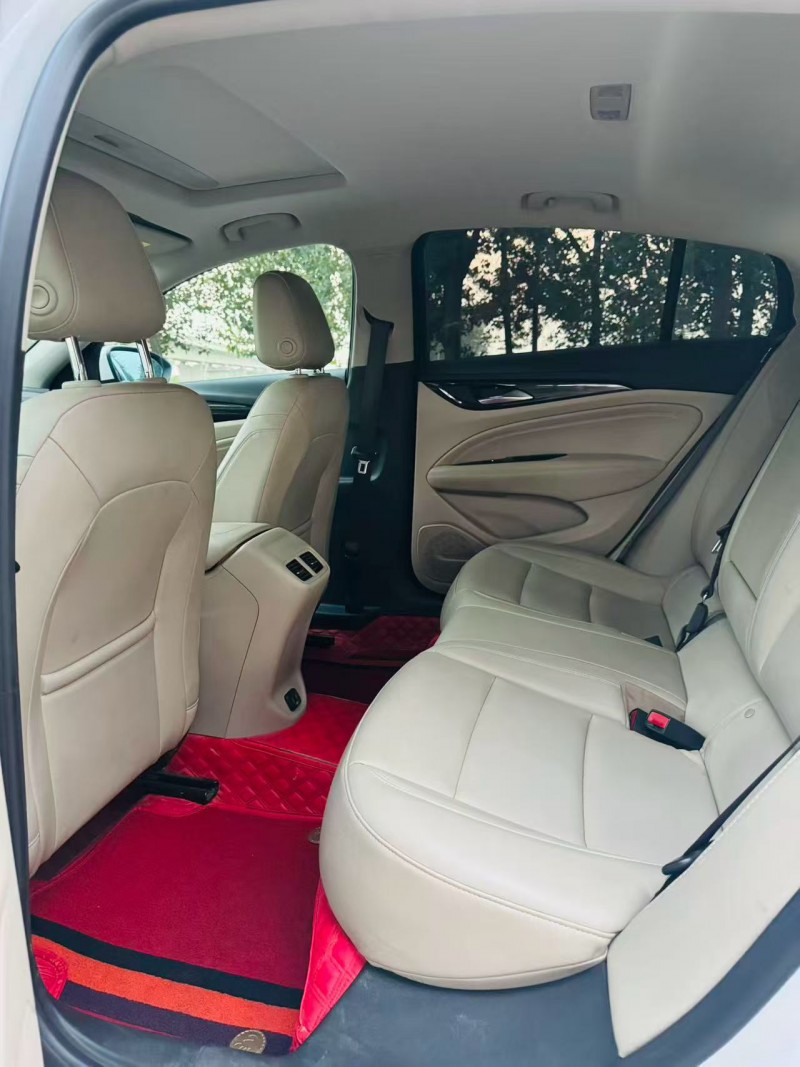 徐州21年别克君威6