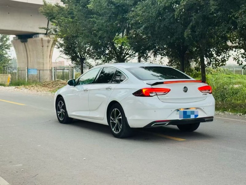 徐州21年别克君威8