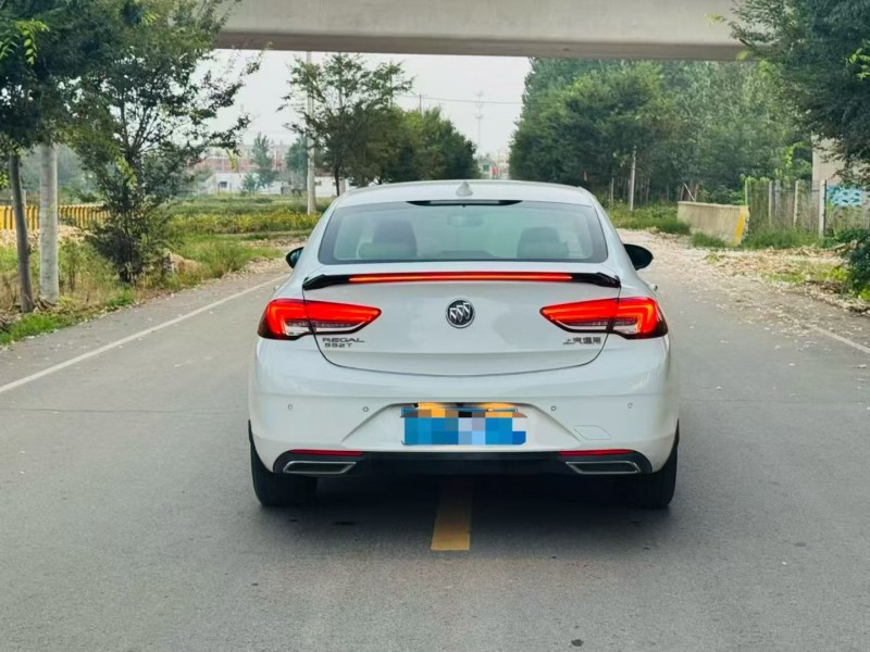 徐州21年别克君威9