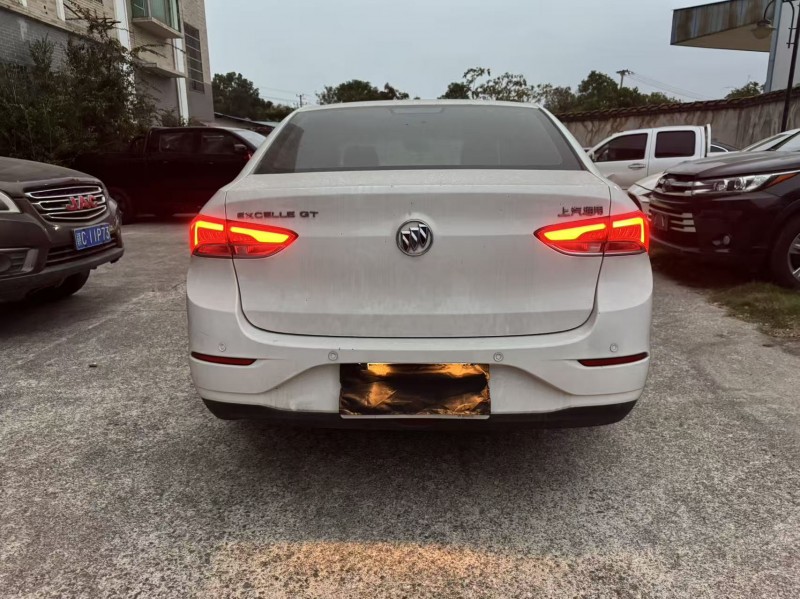 娄底21年别克英朗7