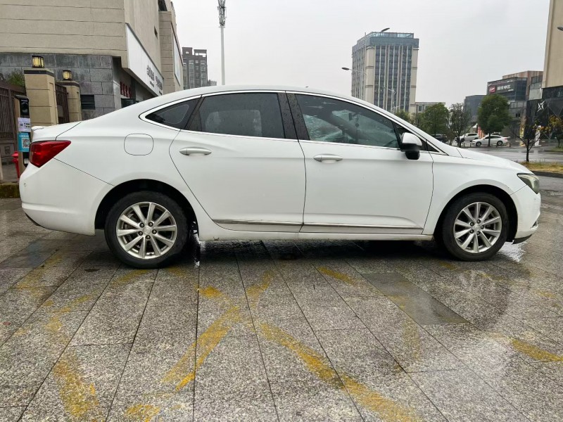 赣州17年别克威朗5