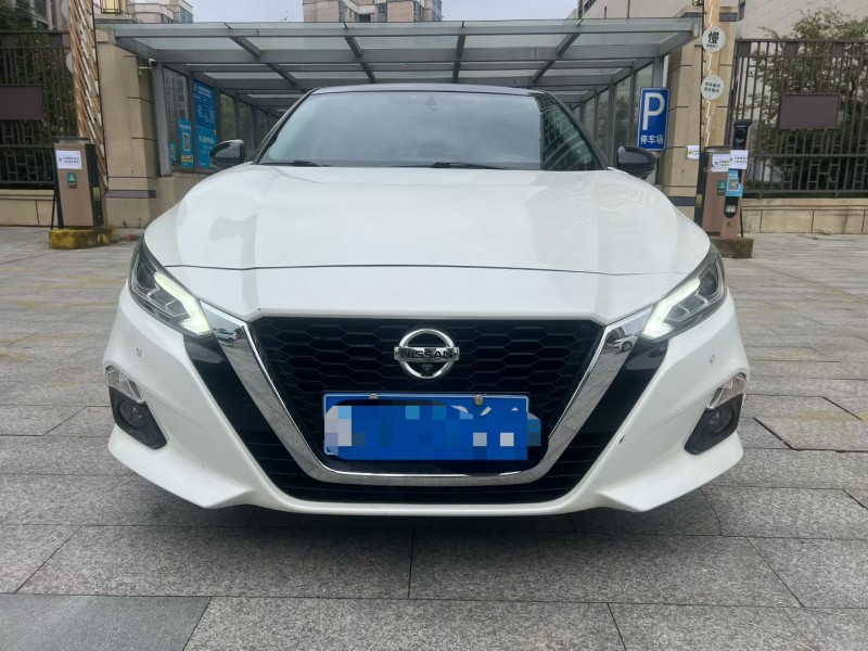 赣州19年日产天籁1