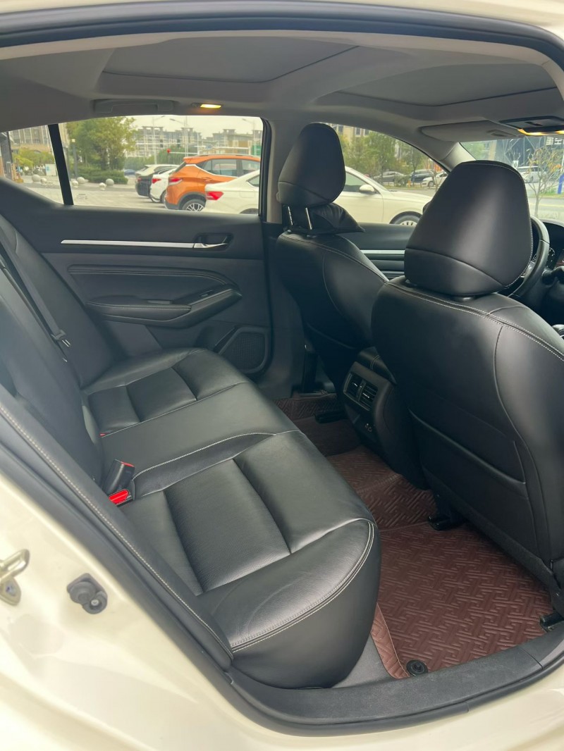 赣州19年日产天籁4