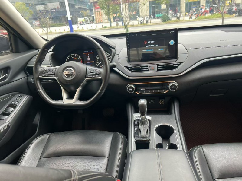 赣州19年日产天籁8