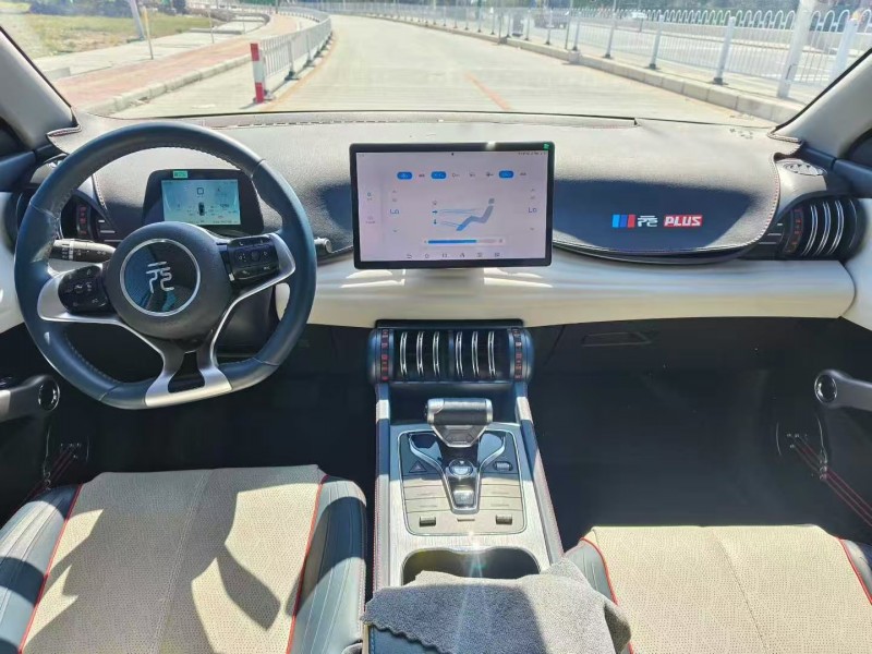 深圳23年比亚迪元6