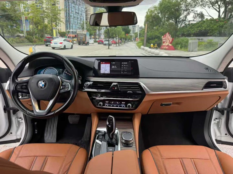 中山18年宝马6系4