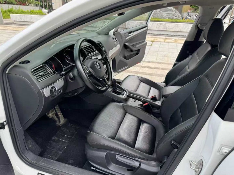 阳江19年大众速腾5