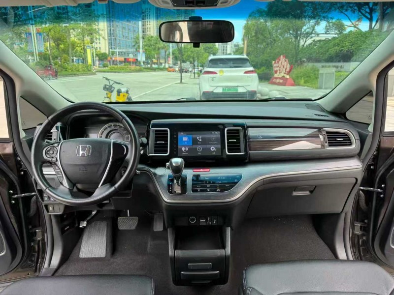 阳江20年本田艾力绅3