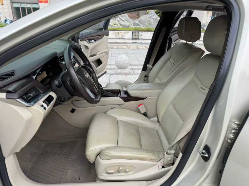 阳江13年凯迪拉克XTS6