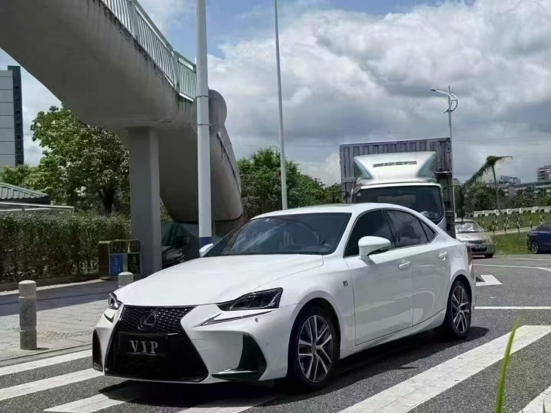 广州19年雷克萨斯IS F2
