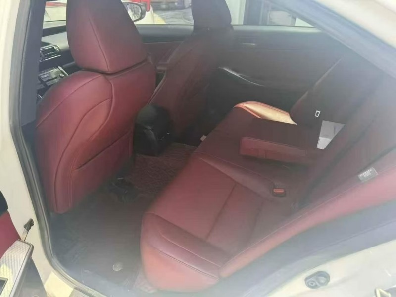 广州19年雷克萨斯IS F4