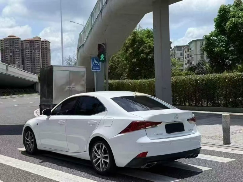 广州19年雷克萨斯IS F7
