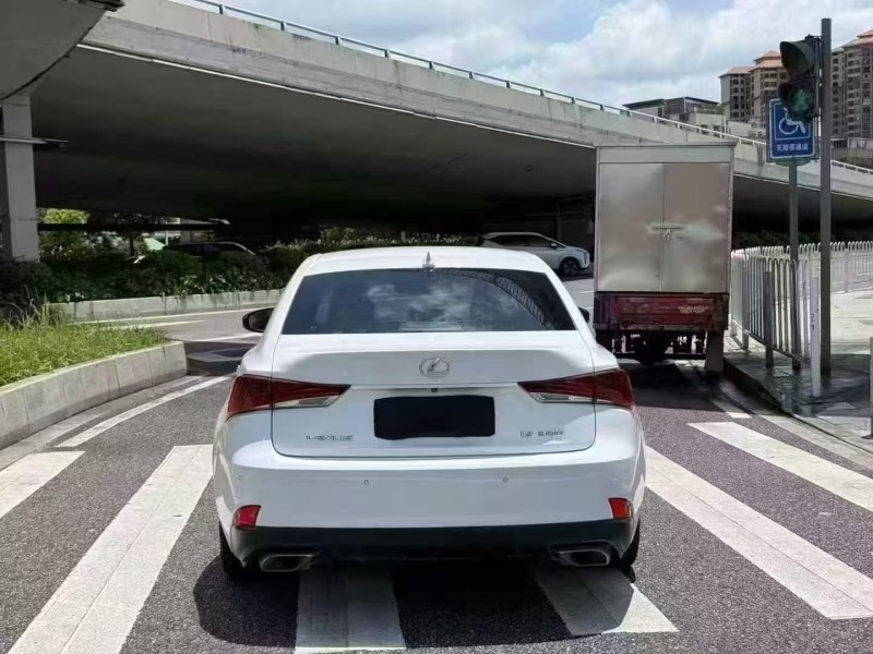 广州19年雷克萨斯IS F9