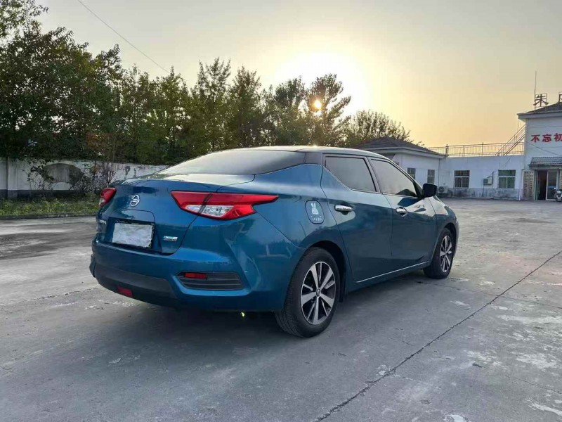 徐州17年日产蓝鸟5