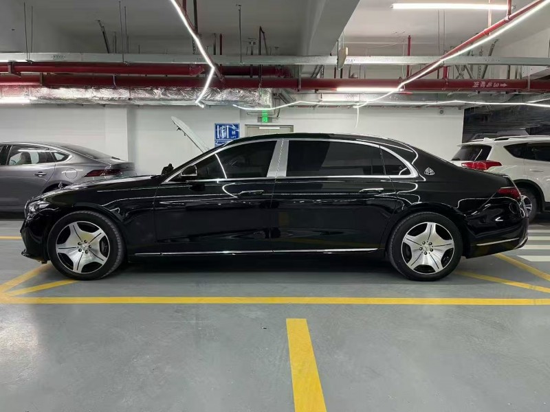 广州23年奔驰S8