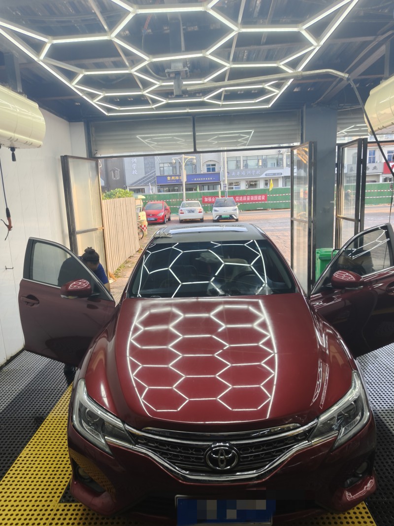 天津13年丰田锐志1