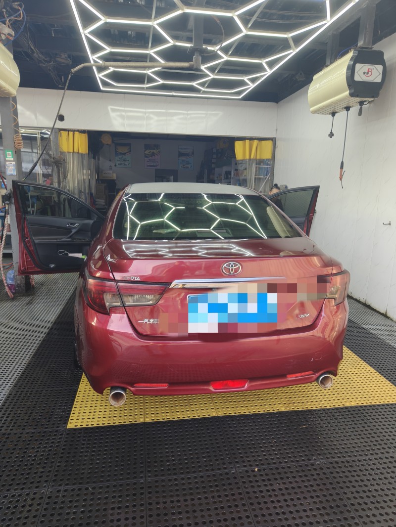 天津13年丰田锐志2