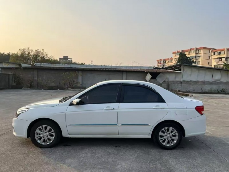 广州18年起亚华骐3