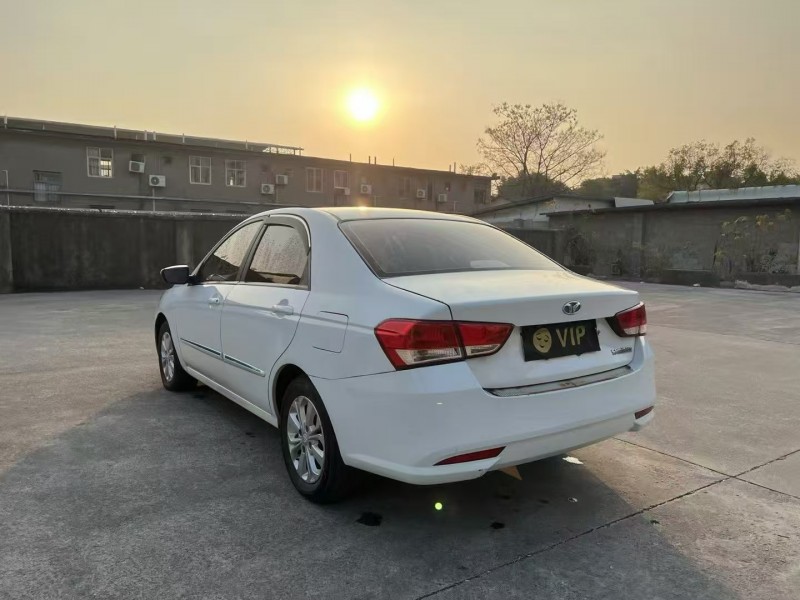 广州18年起亚华骐5