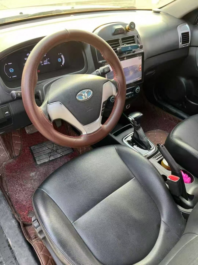 广州18年起亚华骐6