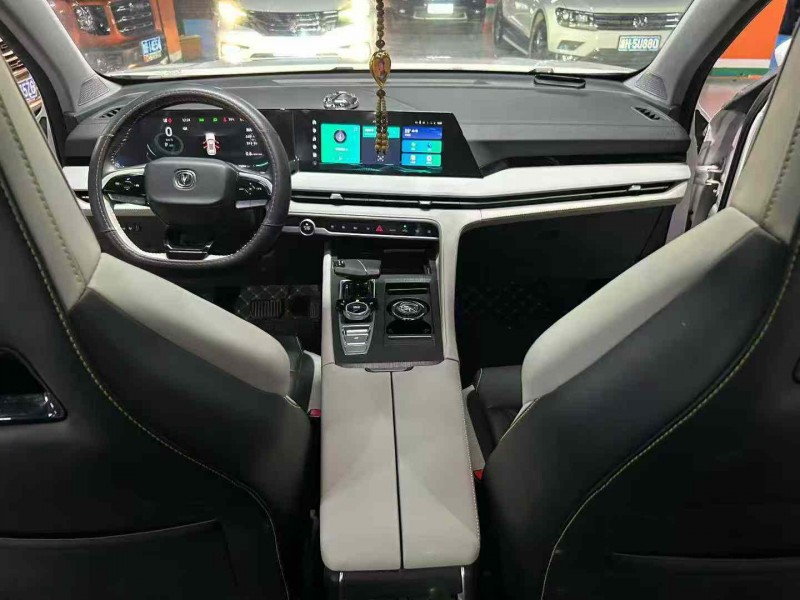 成都24年长安汽车CS755