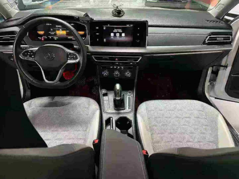 成都23年大众朗逸5