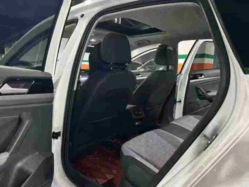 成都23年大众朗逸6