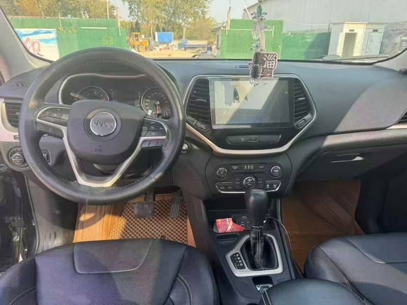 淄博17年Jeep自由光3