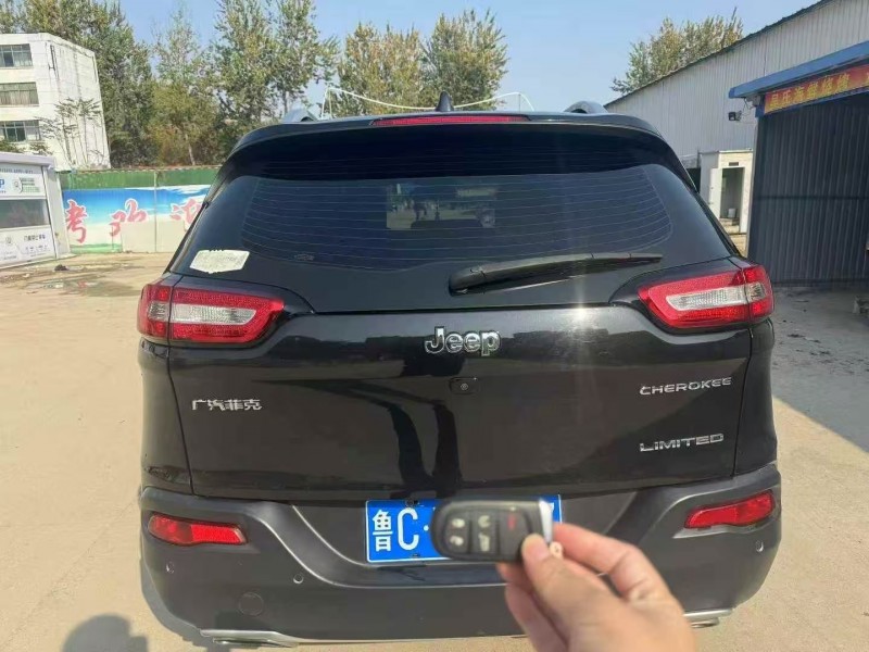 淄博17年Jeep自由光9