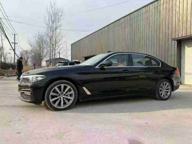 徐州17年宝马5系3