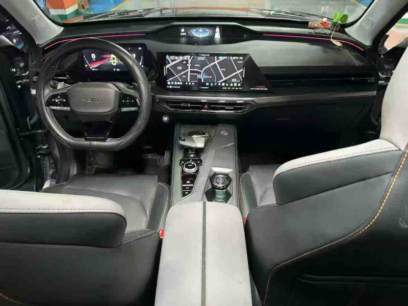 成都23年长安汽车欧尚5