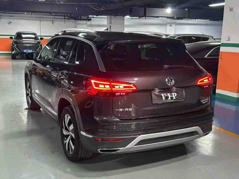 成都20年大众探岳6