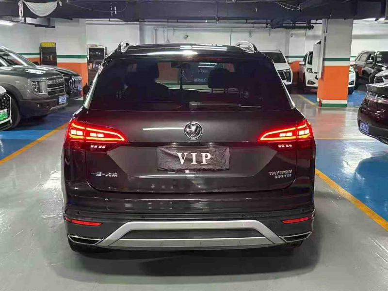 成都20年大众探岳8