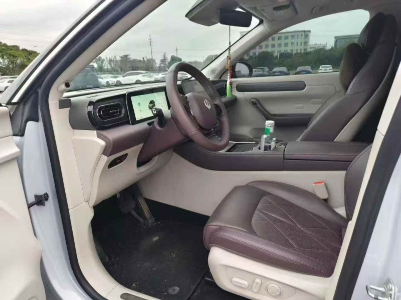 苏州24年零跑汽车C115