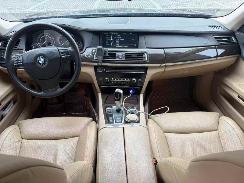 德州11年宝马7系8